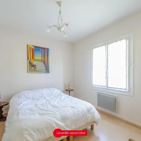 Vakantiehuis Grande Maison 5 Avec Piscine A Lagord, Cap. 10 Pers - Fr-1-535-60